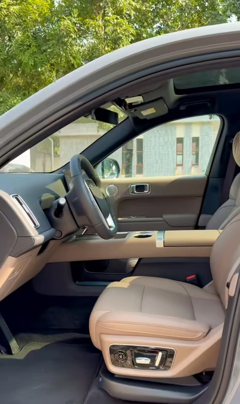 Li Auto L7 2025 Ultra Intelligent Edition – Blue/Brown | New Export