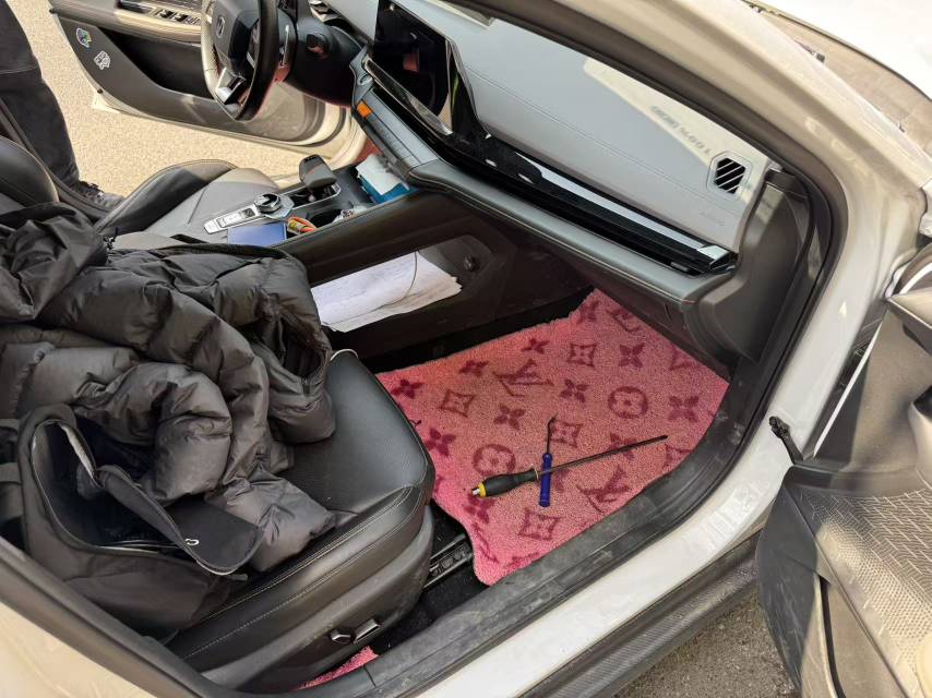 Changan UNI-V 2022 1.5T Premium Edition