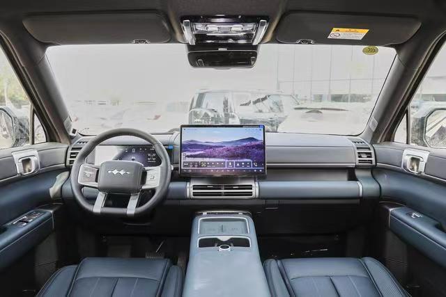 Titanium 7 2025 190km 4WD Ultra Edition – Black/Blue | New Export
