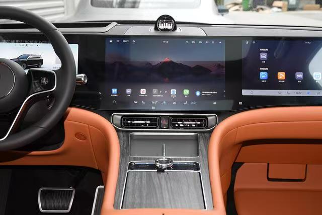 Galaxy M9 2025 210km 4WD Electric MPV – Black/Orange | New Export