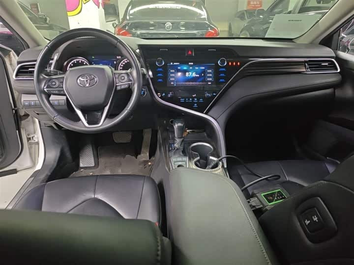 2019 Toyota Camry 2.5G Luxury (Facelift) – Low Mileage, Full Safety Pack, White