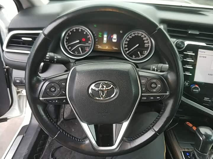 🚗 2018 Toyota Camry 2.5G Luxury – 119k km