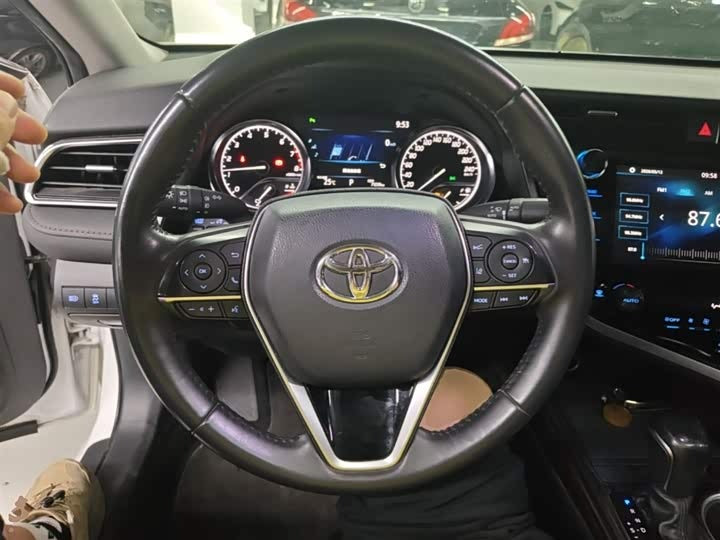 2019 Toyota Camry 2.5G Luxury (Facelift) – Low Mileage, Full Safety Pack, White