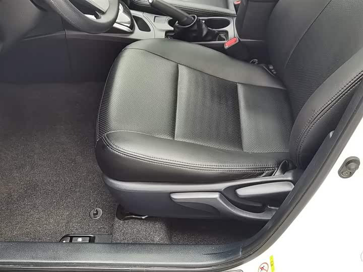 🚗 2017 Toyota Levin Hybrid – 59k km