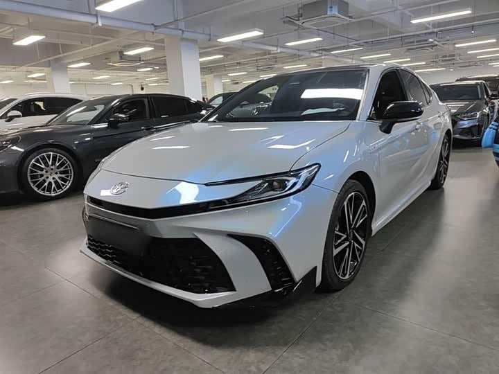 Toyota Camry 2024 Hybrid 2.0HS Sport