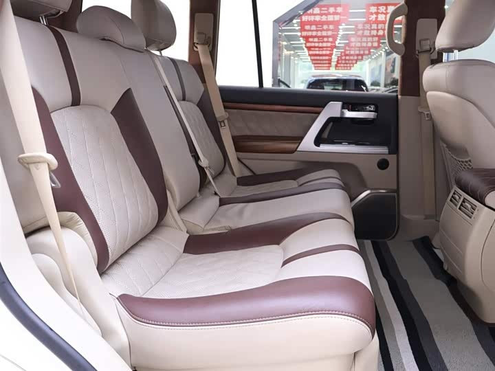 🚙 2019 Toyota Land Cruiser 4.0L GX-R (Mideast) – 103k km
