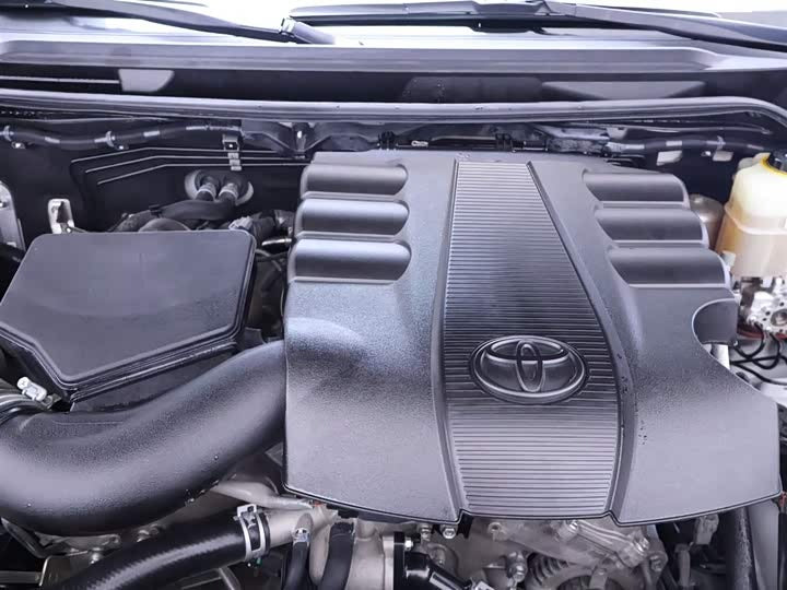 🚙 2019 Toyota Land Cruiser 4.0L GX-R (Mideast) – 103k km