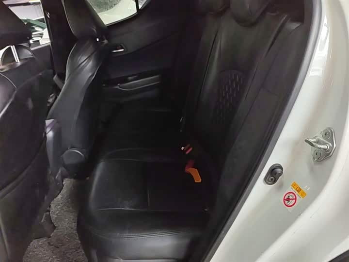 🚗 2018 Toyota C-HR 2.0L – 124k km