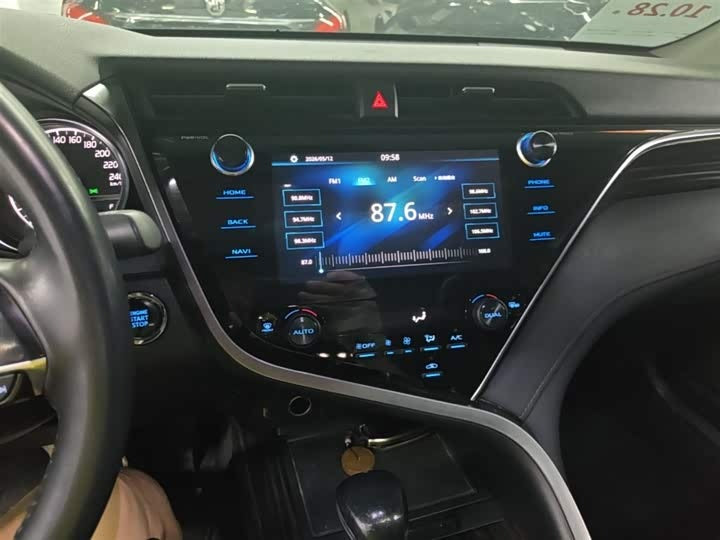2019 Toyota Camry 2.5G Luxury (Facelift) – Low Mileage, Full Safety Pack, White