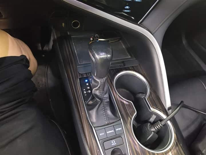 2019 Toyota Camry 2.5G Luxury (Facelift) – Low Mileage, Full Safety Pack, White