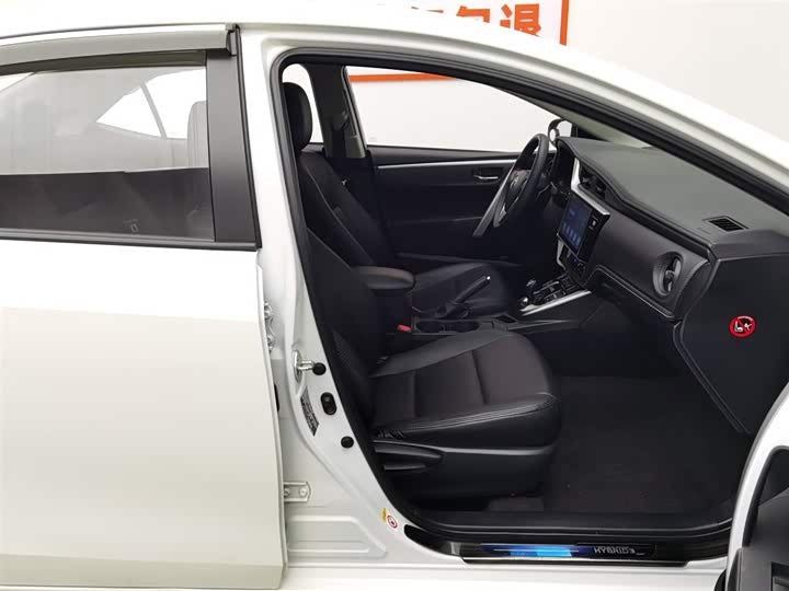 🚗 2017 Toyota Levin Hybrid – 59k km