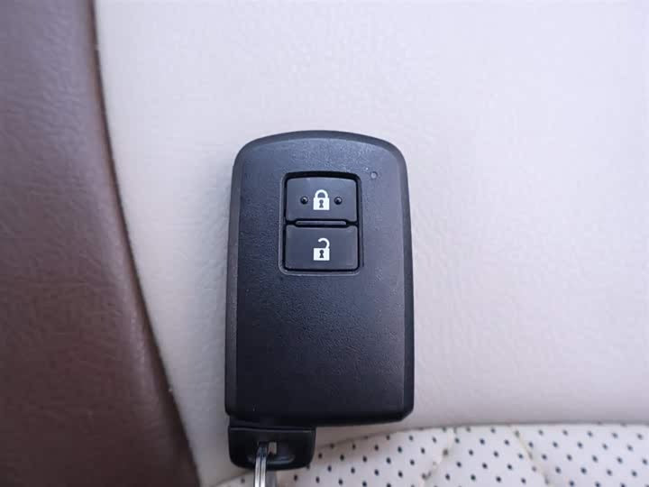 🚙 2019 Toyota Land Cruiser 4.0L GX-R (Mideast) – 103k km