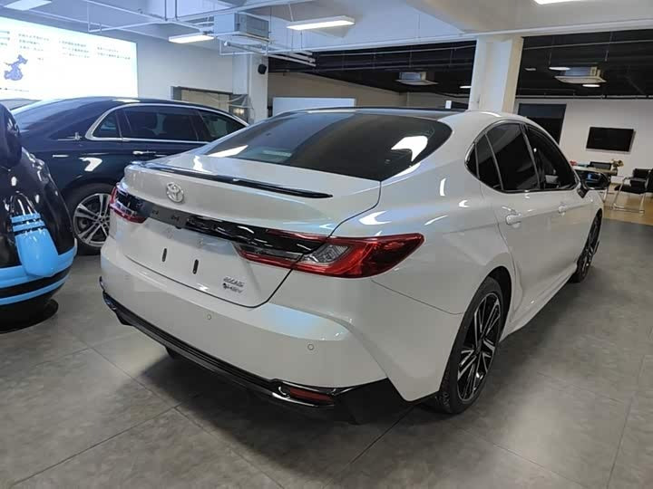 Toyota Camry 2024 Hybrid 2.0HS Sport