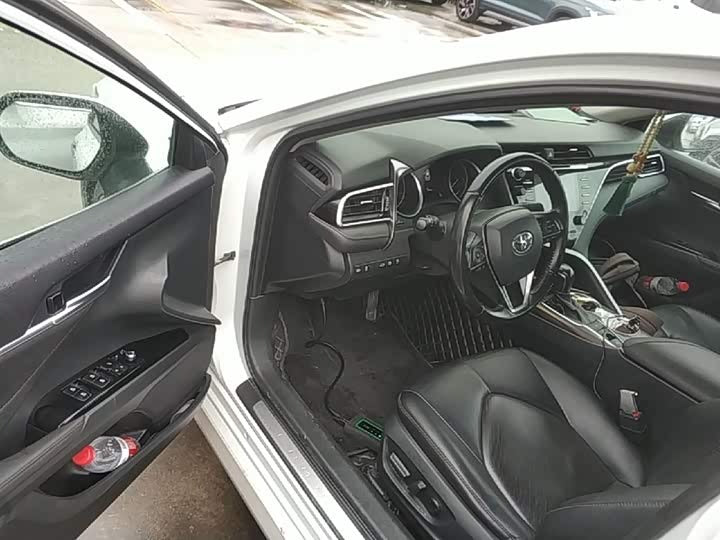 🚗 2018 Toyota Camry 2.5G Luxury – 119k km