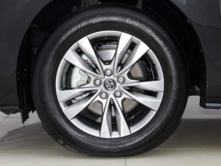 2024 Toyota Sienna 2.5L Hybrid AWD Premium – 5k km, Like New