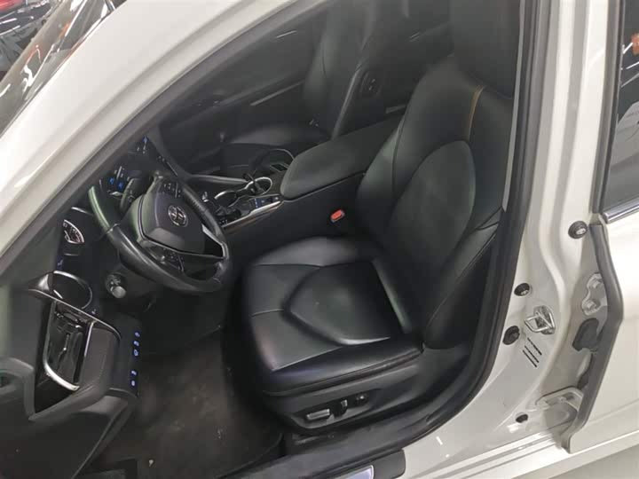2019 Toyota Camry 2.5G Luxury (Facelift) – Low Mileage, Full Safety Pack, White
