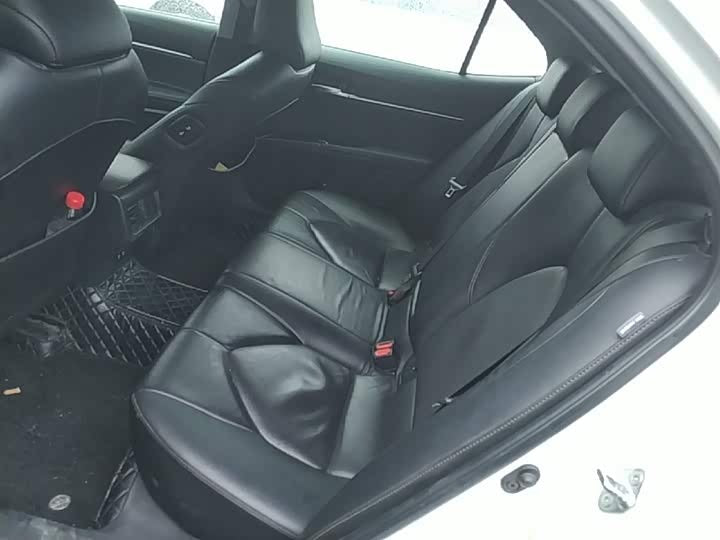 🚗 2018 Toyota Camry 2.5G Luxury – 119k km