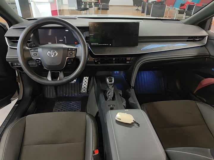 Toyota Camry 2024 Hybrid 2.0HS Sport