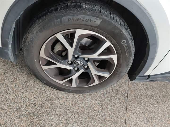 🚗 2018 Toyota C-HR 2.0L – 124k km
