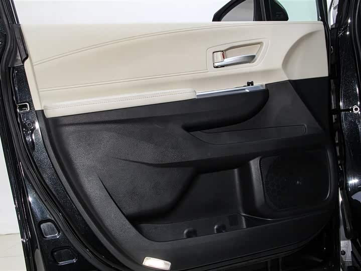 2024 Toyota Sienna 2.5L Hybrid AWD Premium – 5k km, Like New