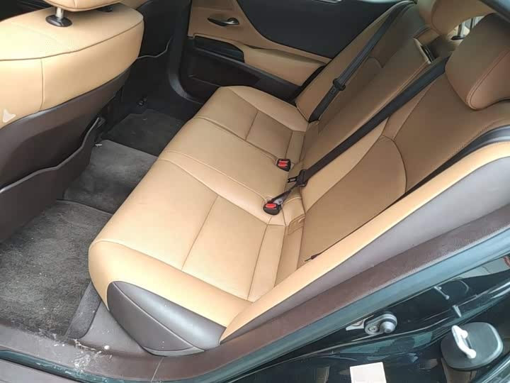 Lexus ES 2018 200 Excellence Edition - 0 Transfers · Luxury Comfort · High Value