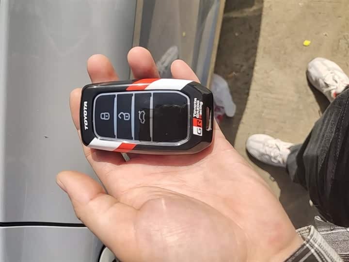 Toyota Camry 2024 Hybrid 2.0HXS Sport