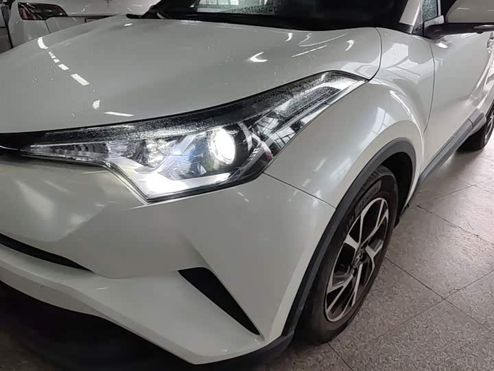 🚗 2018 Toyota C-HR 2.0L – 124k km