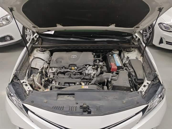 2019 Toyota Camry 2.5G Luxury (Facelift) – Low Mileage, Full Safety Pack, White