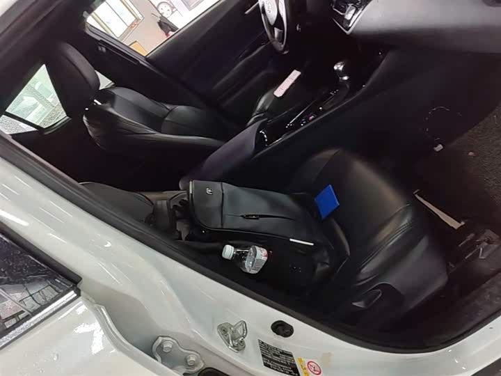 🚗 2018 Toyota C-HR 2.0L – 124k km