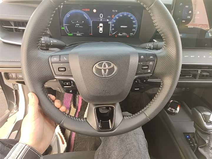 Toyota Camry 2024 Hybrid 2.0HXS Sport