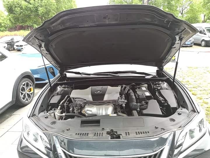 Lexus ES 2018 200 Excellence Edition - 0 Transfers · Luxury Comfort · High Value