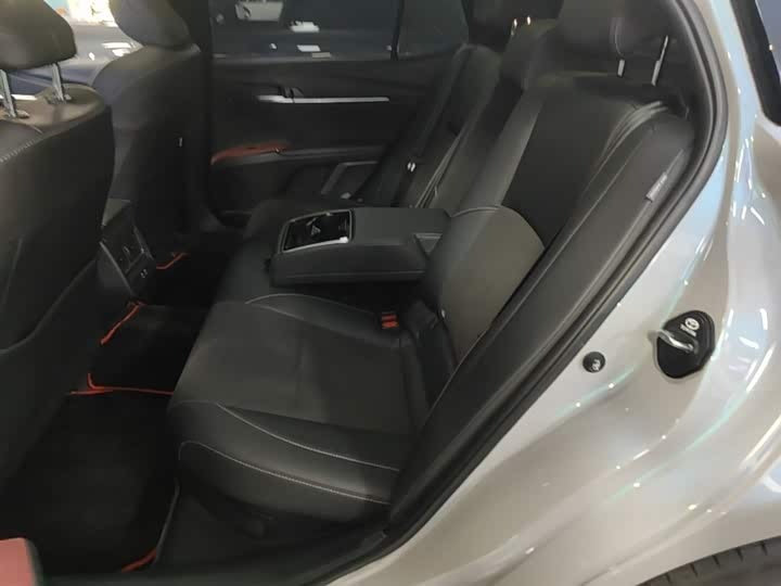 Toyota Camry 2024 Hybrid 2.0HS Sport
