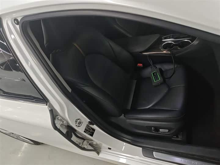 2019 Toyota Camry 2.5G Luxury (Facelift) – Low Mileage, Full Safety Pack, White