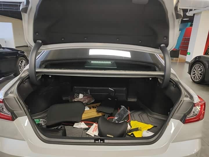 Toyota Camry 2024 Hybrid 2.0HS Sport