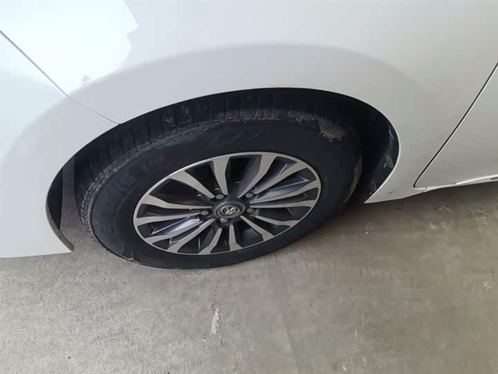Toyota Corolla 2017 Facelift 1.2T GL-i - 0 Transfers · Global Classic Sedan (China V)