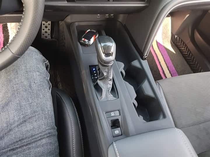 Toyota Camry 2024 Hybrid 2.0HXS Sport