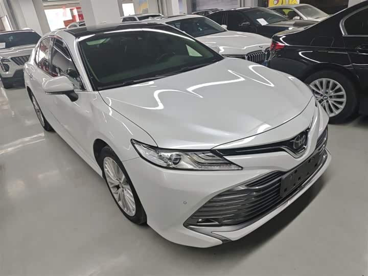 2019 Toyota Camry 2.5G Luxury (Facelift) – Low Mileage, Full Safety Pack, White