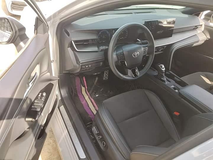 Toyota Camry 2024 Hybrid 2.0HXS Sport