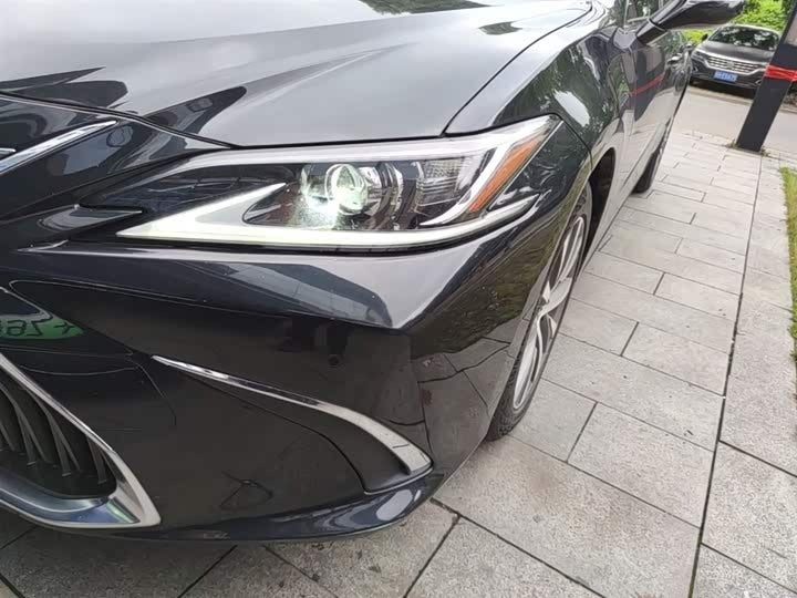 Lexus ES 2018 200 Excellence Edition - 0 Transfers · Luxury Comfort · High Value