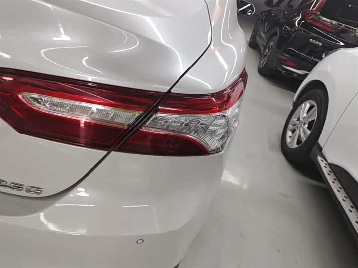 2019 Toyota Camry 2.5G Luxury (Facelift) – Low Mileage, Full Safety Pack, White