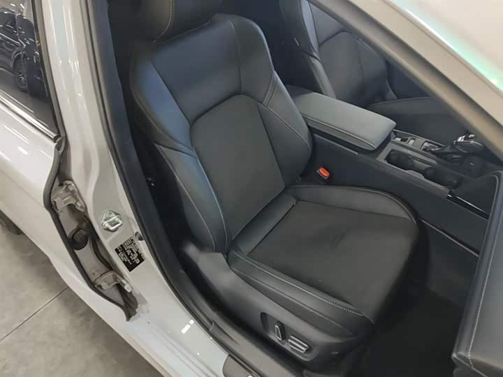 Toyota Camry 2024 Hybrid 2.0HS Sport