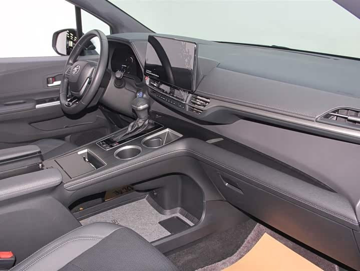 2023 Toyota Sienna 2.5L Hybrid Premium – Low Mileage
