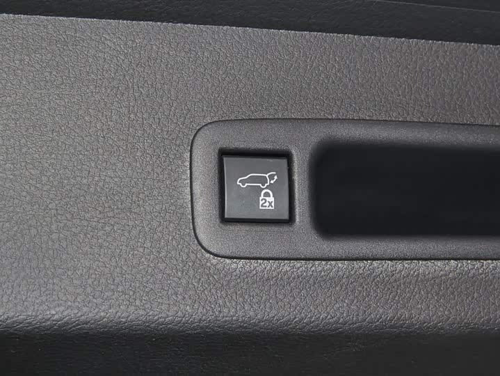 2023 Toyota Sienna 2.5L Hybrid Premium – Low Mileage