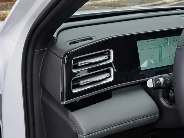 BYD Qin L DM-i 2026 128KM Leading Edition PHEV — Runyu White / Xuanwu Grey