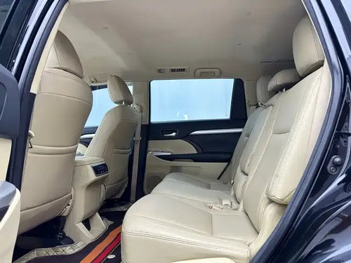 2017 Toyota Highlander 2.0T Elite Edition 5-Seater — Spacious Family SUV | Hefei, China