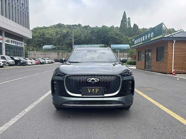 2025 Chery Tiggo 8 PLUS 290TGDI DCT Prestige – Mid-Size SUV | 24,500km | Green | Export Ready