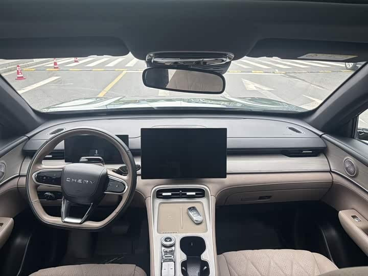 2025 Chery Tiggo 8 PLUS 290TGDI DCT Prestige – Mid-Size SUV | 24,500km | Green | Export Ready