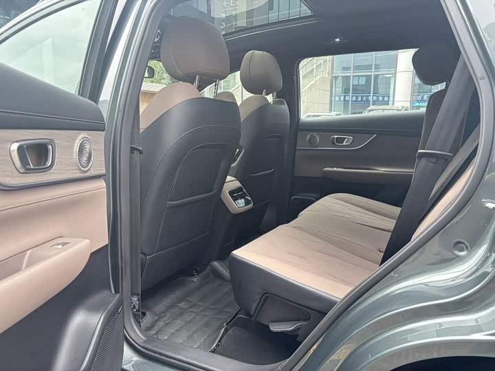 2025 Chery Tiggo 8 PLUS 290TGDI DCT Prestige – Mid-Size SUV | 24,500km | Green | Export Ready