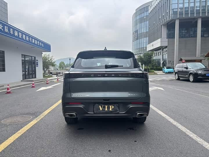 2025 Chery Tiggo 8 PLUS 290TGDI DCT Prestige – Mid-Size SUV | 24,500km | Green | Export Ready