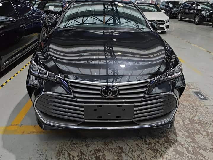 2021 Toyota Avalon 2.5L Luxury – Low Mileage, Black, Auto